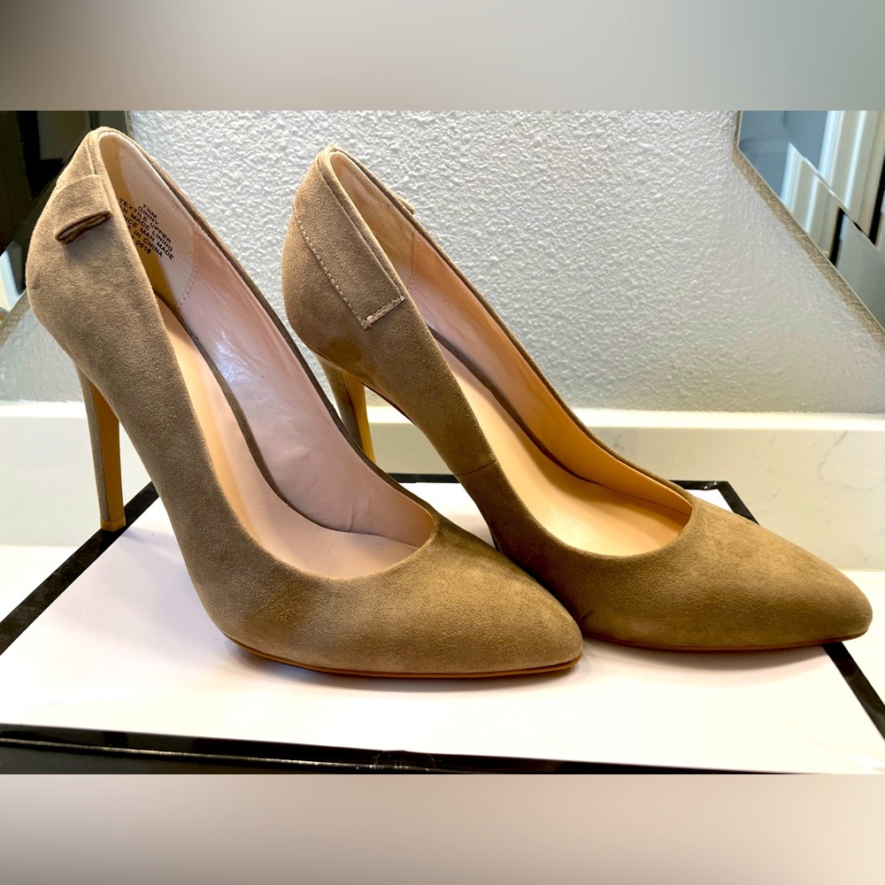 Nine West Womens Ginny Fabric Closed Toe Classic Pumps